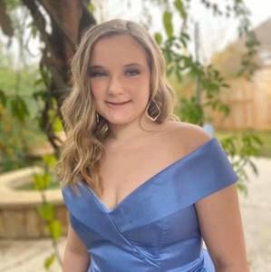 Meet your Posher, Kelly